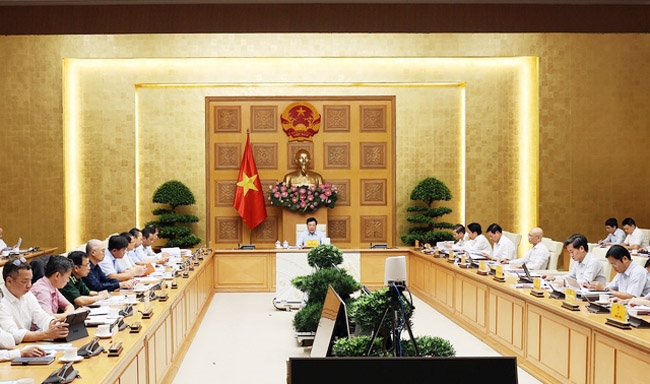 Phó Thủ tướng Thường trực yêu cầu các bộ: Quốc phòng, NN&PTNT, Công an, Công Thương sớm hoàn thành 10% nhiệm vụ còn lại được giao tại Quyết định 1258/QĐ-TTg. (Ảnh VGP/Hải Minh)