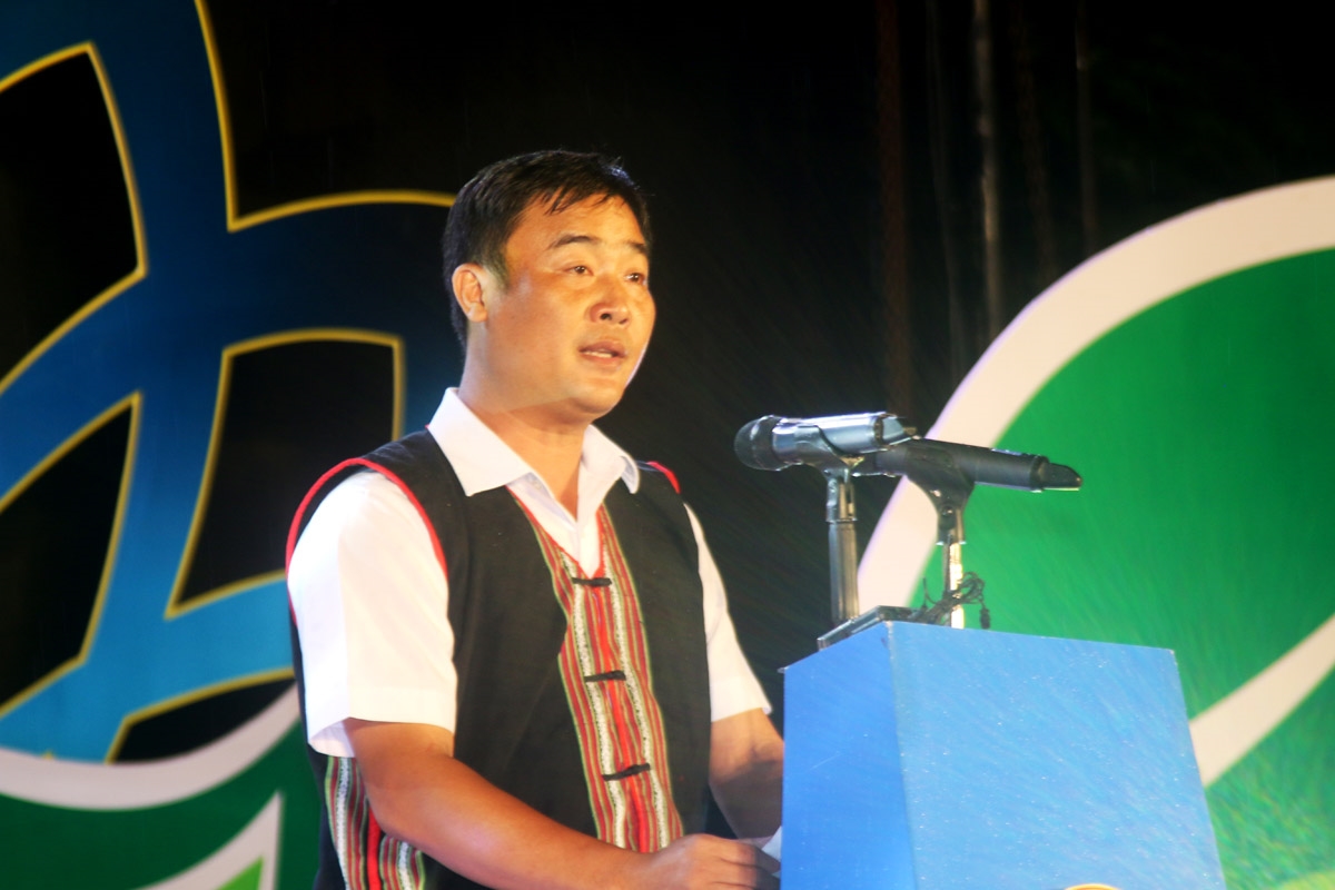 Chủ tịch UBND huyện Khánh Sơn phát biểu tại Lễ khai mạc