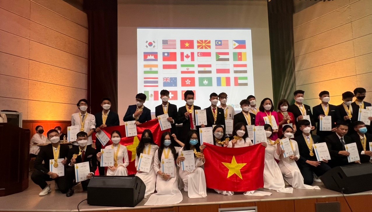 Hơn 20 học sinh của đoàn Việt Nam tham dự Cuộc thi trực tiếp tại Hàn Quốc.