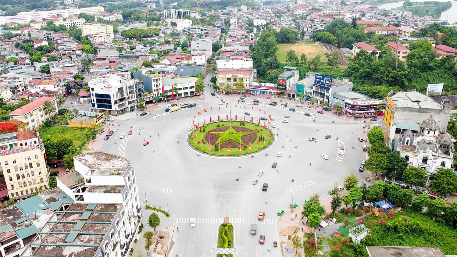 Tỉnh Lào Cai được xác định là trung tâm kinh tế vùng Trung du và miền núi Bắc Bộ