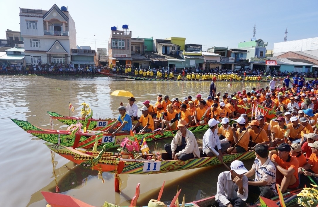 Đua nghe Ngo sẽ được xác lập kỷ lục Guinness Việt Nam “Đua ghe ngo môn thể thao của đồng bào Khmer tỉnh Sóc Trăng có số lượng ghe và vận động viên tham dự nhiều nhất”