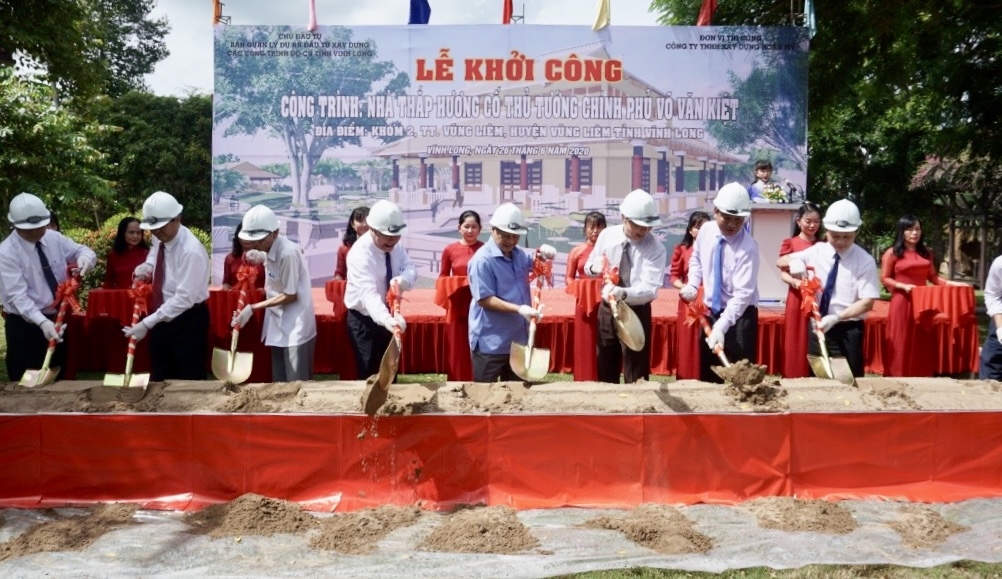 Công trình Nhà thắp hương cố Thủ tướng Võ Văn Kiệt được khởi công năm 2020 và sẽ được khánh thành vào dịp kỷ niệm 100 năm ngày sinh cố Thủ tướng sắp tới