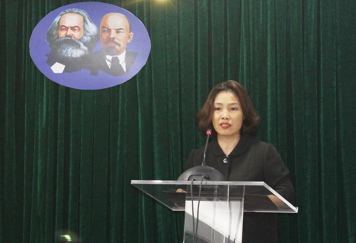 Đồng chí Nguyễn Thu Minh - Phó Bí thư Thường trực Đảng ủy, Chánh Văn phòng Ban cán sự Đảng phát biểu ý kiến chỉ đạo tại Đại hội