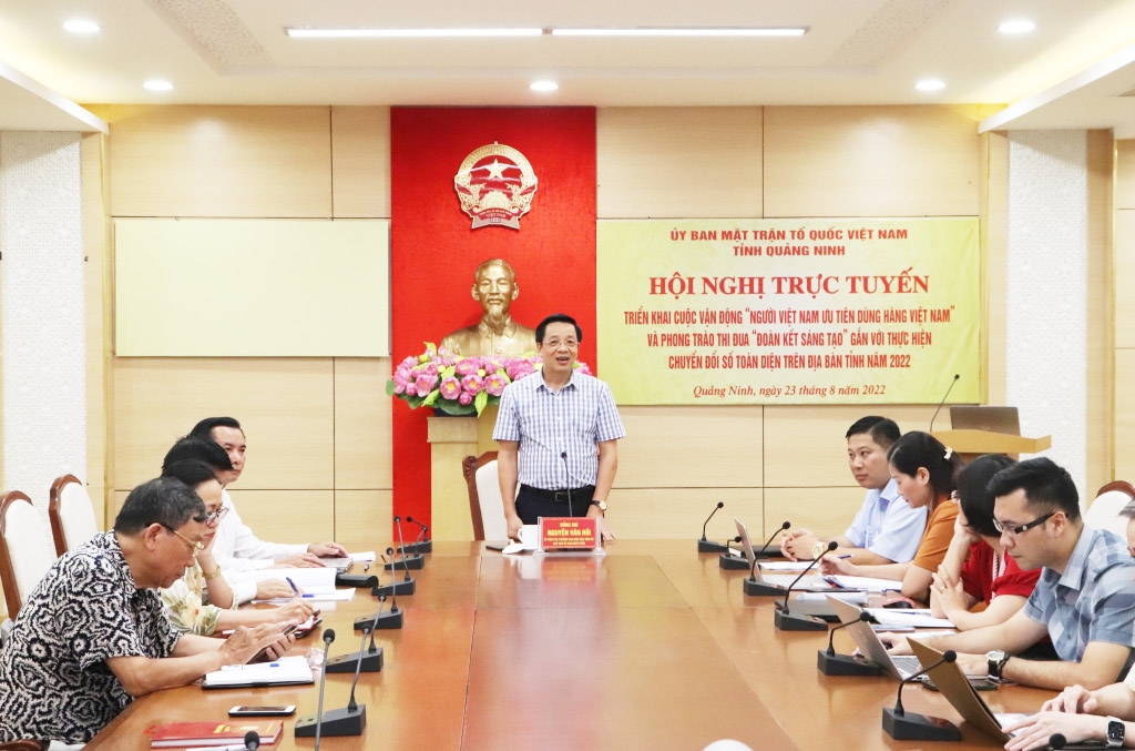 Ông Nguyễn Văn Hồi - Chủ tịch Ủy ban Mặt trận Tổ quốc tỉnh Quảng Ninh phát biểu tại Hội nghị