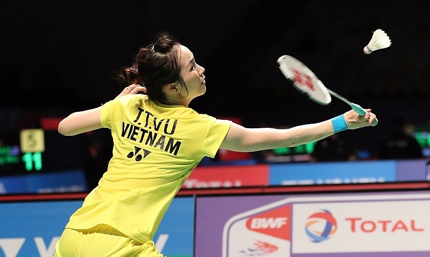 Vũ Thị Trang trong trận đấu với Tai Tzu-Ying tại giải cầu lông thế giới 2022 (Ảnh: BWF)