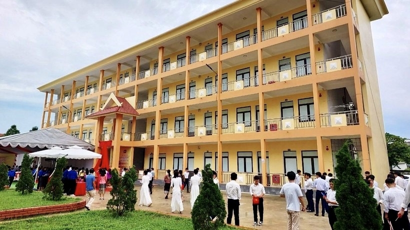 Ký túc xá có quy mô 4 tầng, 40 phòng ở, công suất phục vụ ăn, ở cho 200 cán bộ, sinh viên người Lào tham gia học tập tại tỉnh Thanh Hóa