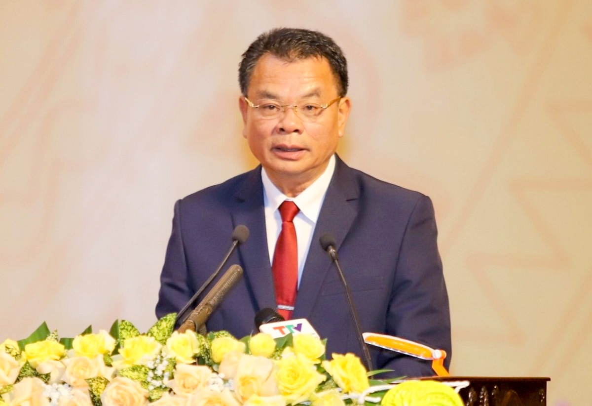 Bí thư Tỉnh ủy, Tỉnh trưởng tỉnh Hủa Phăn Văn Xay Pheng Xum Ma phát biểu tại Lễ kỷ niệm