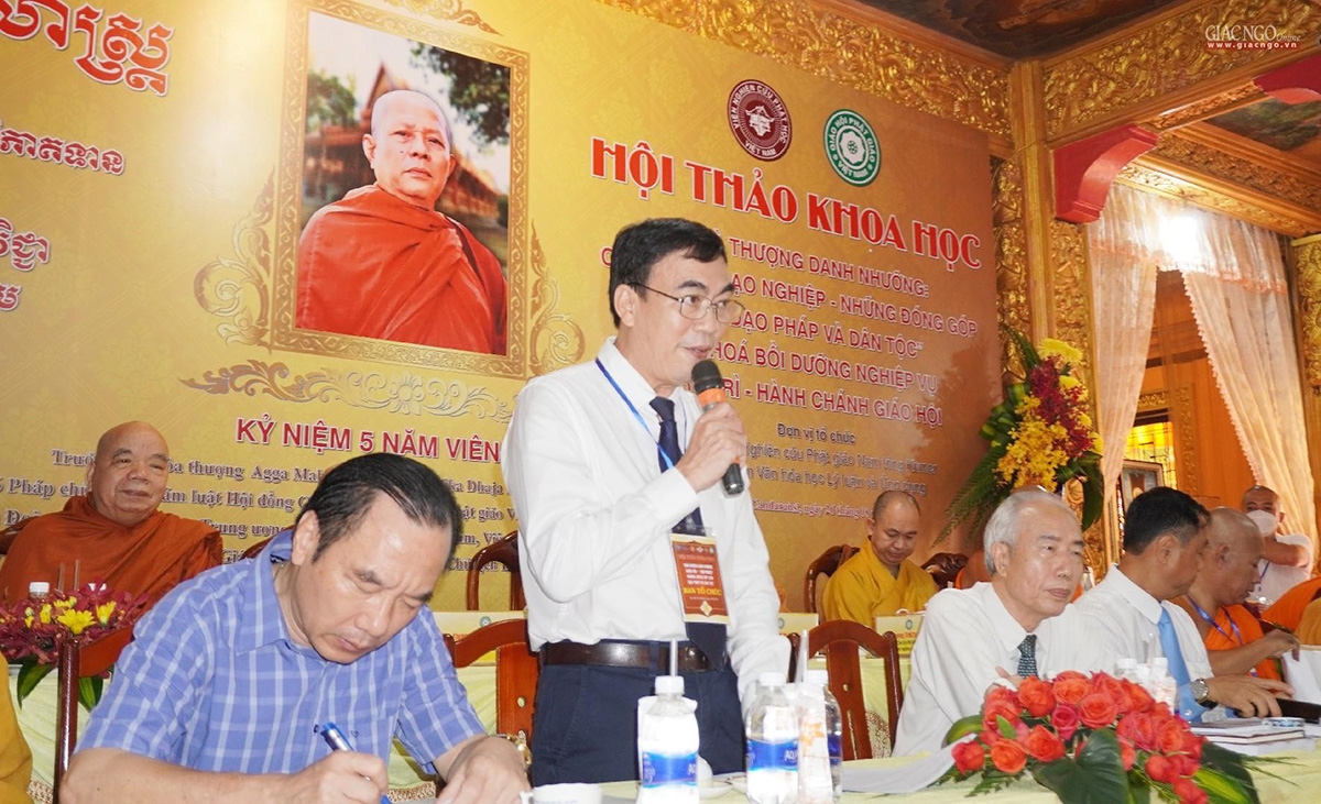 Ts. Phạm Tấn Hạ - đại diện Ban Tổ chức phát biểu khai mạc Hội thảo