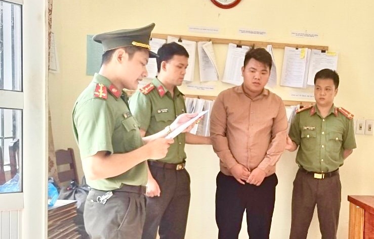Cơ quan An ninh điều tra, Công an tỉnh thi hành lệnh bắt tạm giam đối với Triệu Quý Cường