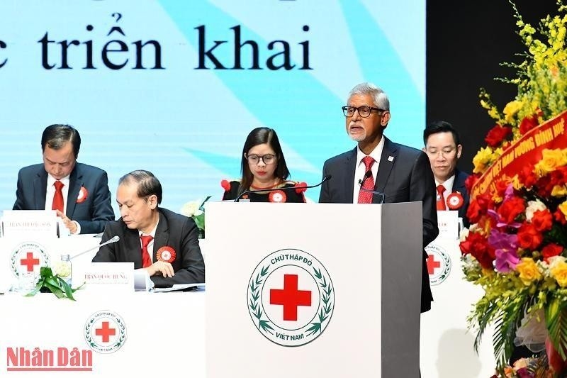 Ngài Jagan Chapagain, Tổng Thư ký Hiệp hội Chữ thập đỏ và Trăng lưỡi liềm đỏ quốc tế phát biểu tại đại hội