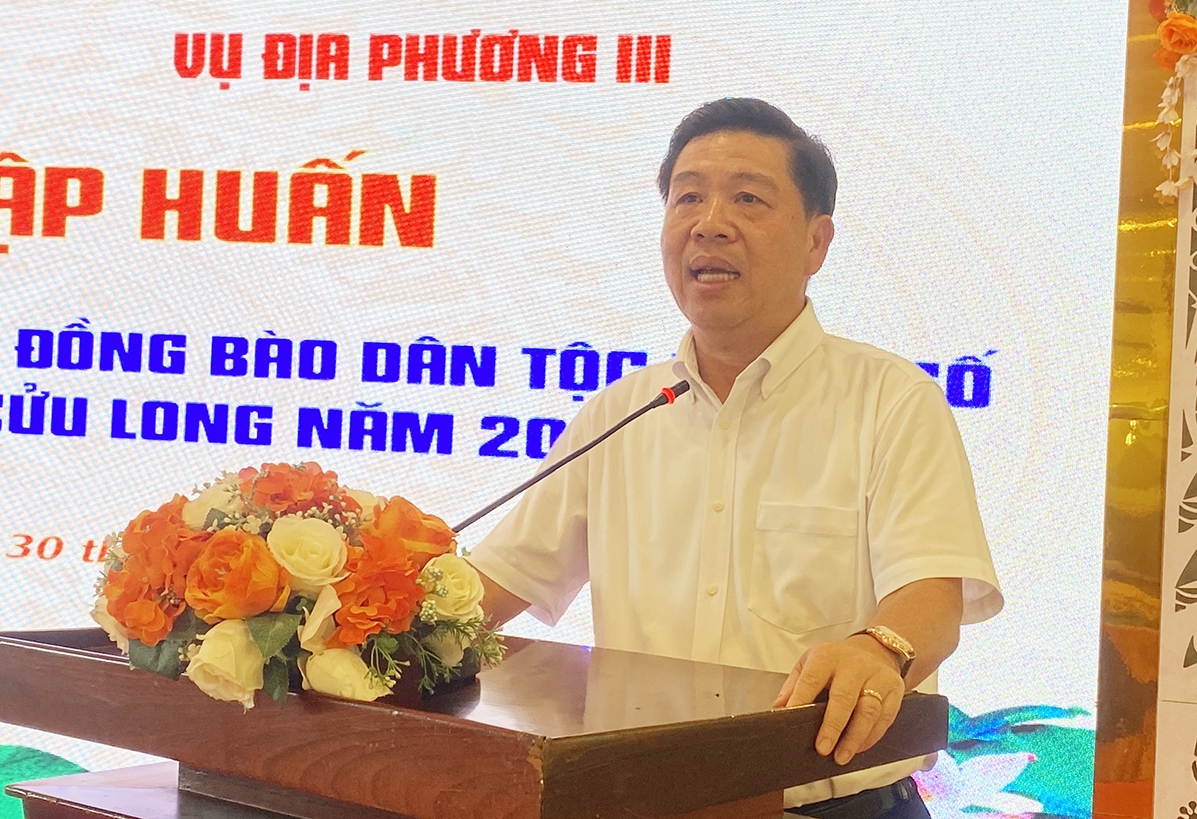Thứ trưởng, Phó Chủ nhiệm UBDT Lê Sơn Hải phát biểu chào mừng đại biểu về dự Hội nghị tập huấn