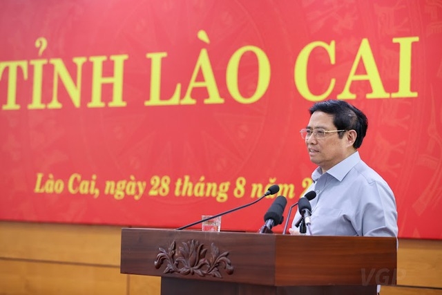 Thủ tướng yêu cầu Lao Cai đẩy mạnh giải ngân vốn đầu tư công, triển khai các chương trình mục tiêu quốc gia, chương trình phục hồi và phát triển kinh tế. Ảnh: VGP/Nhật Bắc