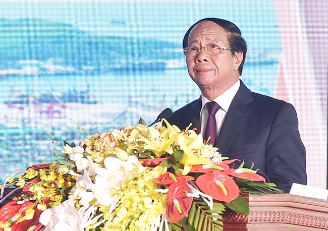 Phó Thủ tướng Lê Văn Thành nêu rõ ngành Công nghiệp năng lượng nói chung và ngành Điện lực nói riêng đã có bước phát triển vượt bậc trên tất các lĩnh vực… (Ảnh: VGP/Đức Tuân)