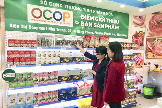 Khu vực giới thiệu và bán sản phẩm OCOP tại siêu thị Co.opmart (TP. Nha Trang, Khánh Hòa)