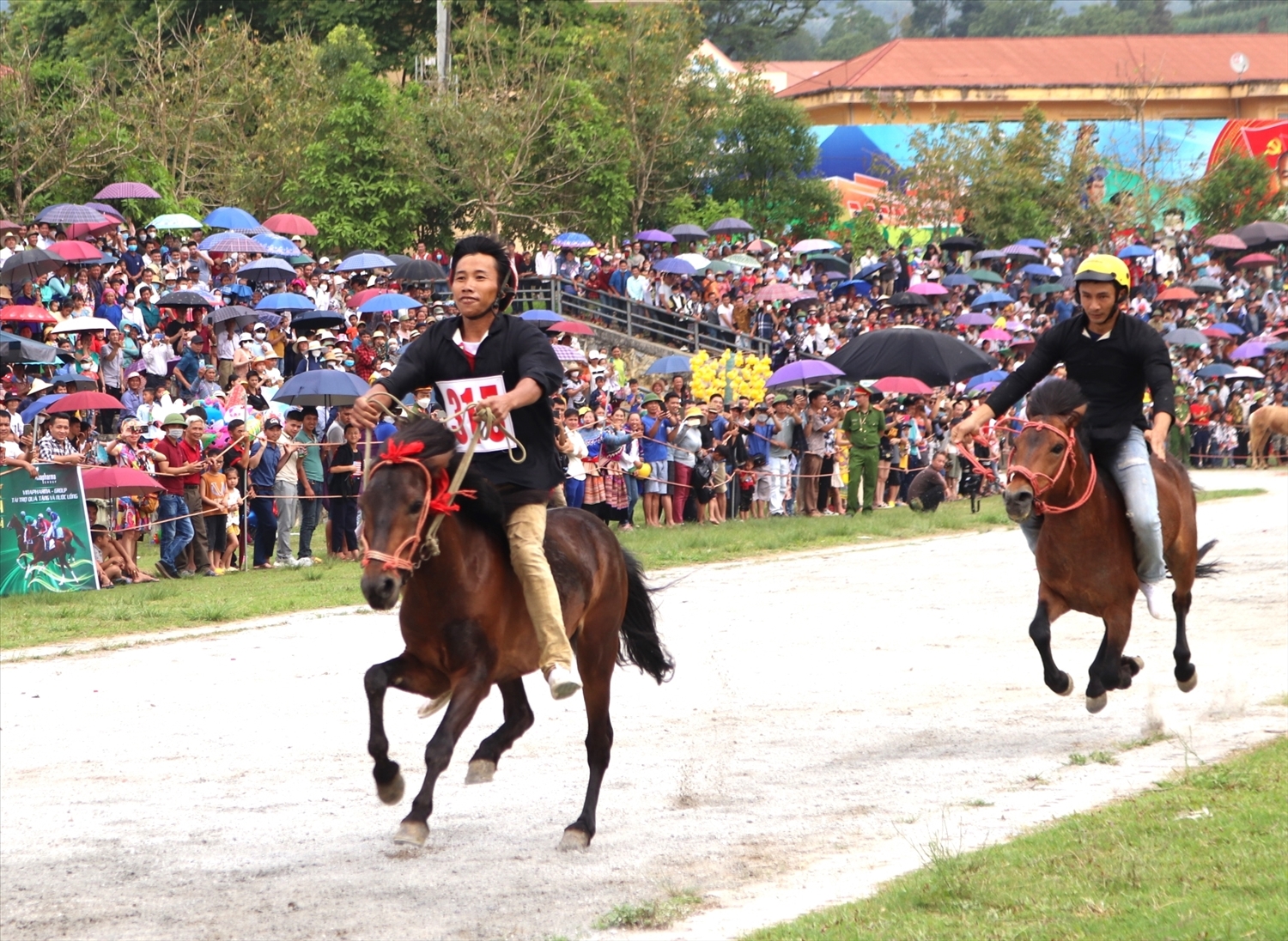 Lễ hội đua ngựa Bắc Hà 2022 