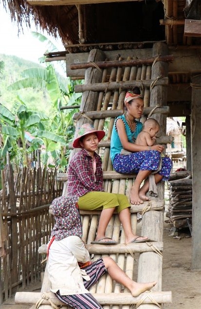 Khi tuyến du lịch sinh thái trên hành trình du lịch khám phá đời sống tộc người Đan Lai được triển khai đời sống bà con đổi thay