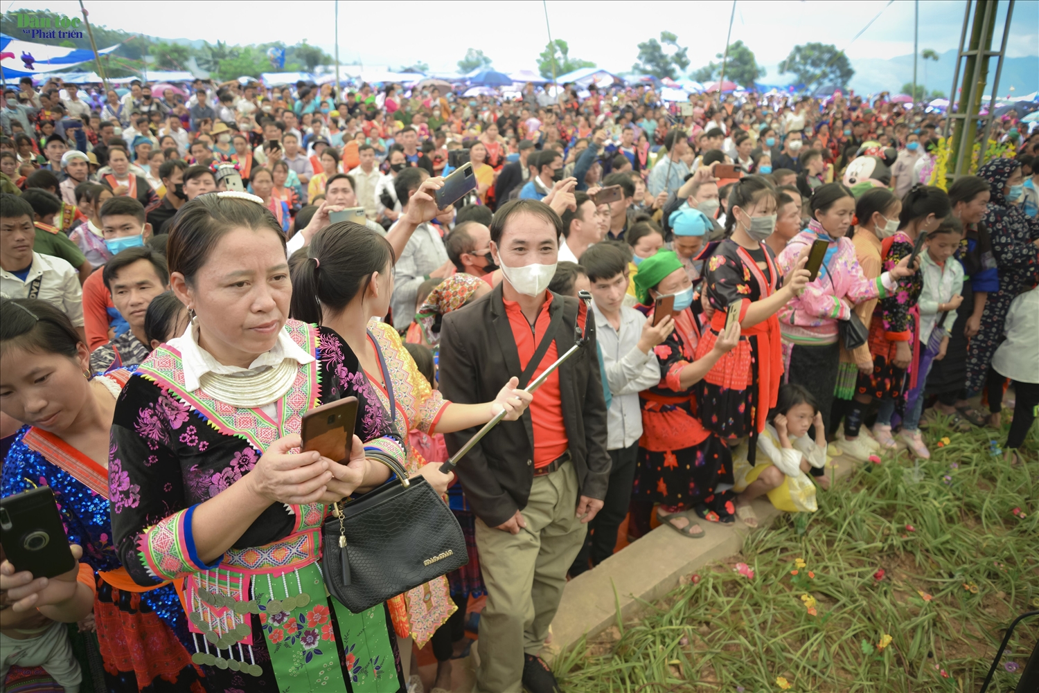  Ngày hội thu hút đông đảo người dân tham gia, góp phần thắt chặt tình đoàn kết giữa các dân tộc
