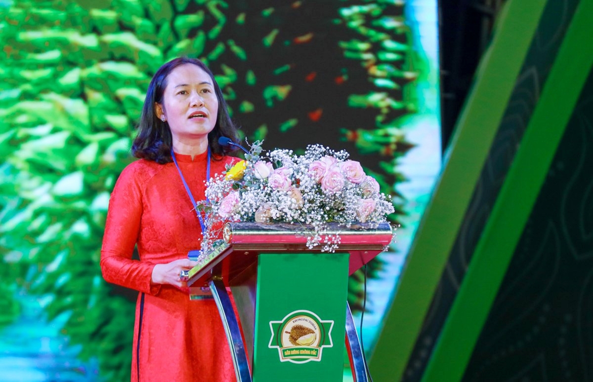 Bà Ngô Thị Minh Trinh - Phó Chủ tịch UBND huyện Krông Pắc phát biểu tại Lễ bế mạc