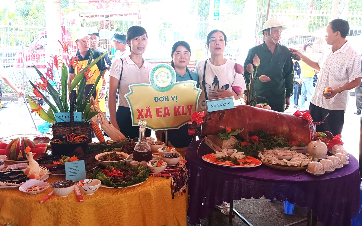 Đơn vị xã Ea Kly hoàn thành các món ăn phần thi ẩm thực