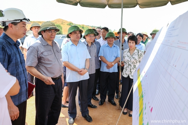 Thủ tướng Phạm Minh Chính đã đi kiểm tra, đôn đốc dự án cao tốc Tuyên Quang – Phú Thọ kết nối với cao tốc Nội Bài – Lào Cai. Ảnh VGP/Nhật Bắc