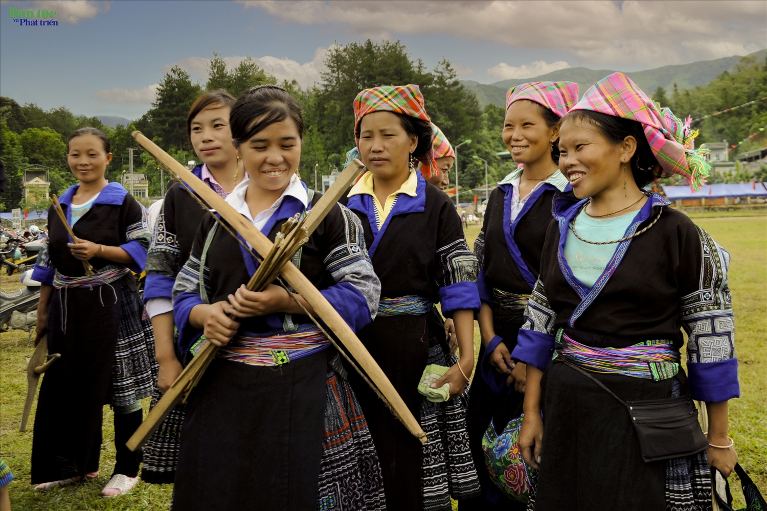 Tết Độc lập là dịp để phụ nữ Mông tự tin trổ tài thi các môn thể thao dân tộc truyền thống