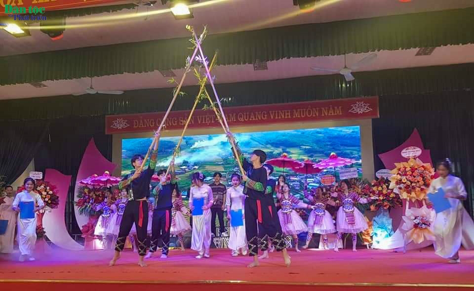Những tiết mục văn nghệ đặc sắc của học sinh Trường Dân tộc nội trú tỉnh Thanh Hóa