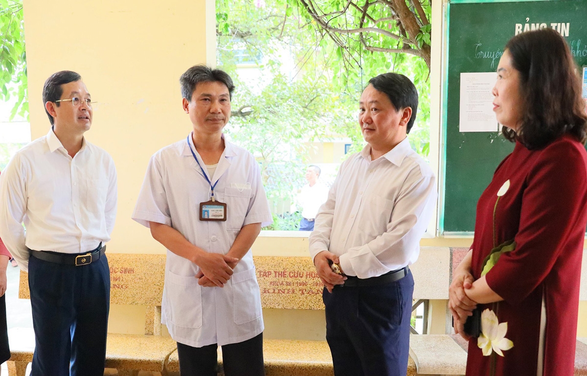 (TIN BT) Bộ trưởng, Chủ nhiệm Ủy ban Dân tộc dự Lễ Khai giảng năm học mới tại Trường Phổ thông Vùng cao Việt Bắc 7