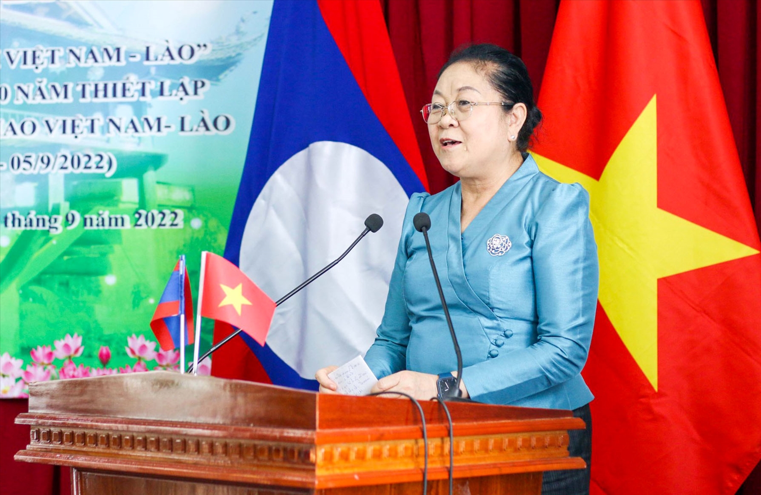 Bà Phimpha Keomixay - Tổng Lãnh sự CHDCND Lào tại TP. Hồ Chí Minh chia sẻ tại buổi tọa đàm