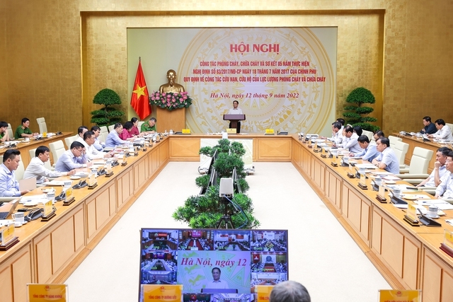 Thủ tướng Phạm Minh Chính chủ trì Hội nghị về công tác PCCC và sơ kết 5 năm thực hiện Nghị định 83/2017/NĐ-CP quy định công tác cứu nạn, cứu hộ của lực lượng PCCC - Ảnh: VGP/Nhật Bắc