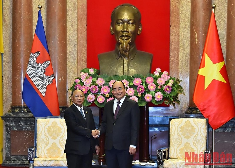 Chủ tịch nước Nguyễn Xuân Phúc và Chủ tịch Quốc hội Campuchia Samdech Heng Samrin tại buổi tiếp