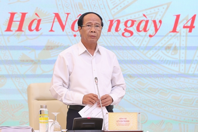 Phó Thủ tướng Lê Văn Thành, Chủ tịch Hội đồng thẩm định quy hoạch tổng thể quốc gia thời kỳ 2021-2030, tầm nhìn đến năm 2050 phát biểu tại Hội nghị - Ảnh: VGP/Nhật Bắc