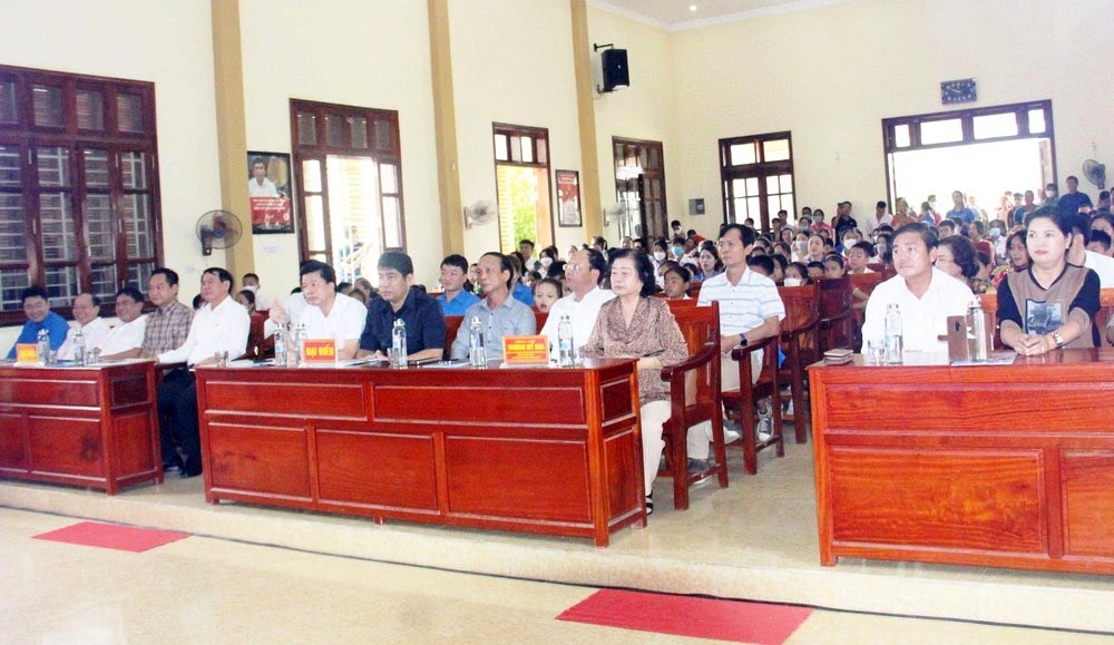 Dự chương trình có 140 em học sinh đồng bào DTTS của tỉnh Nghệ An được nhận học bổng Vừ A Dính năm 2022