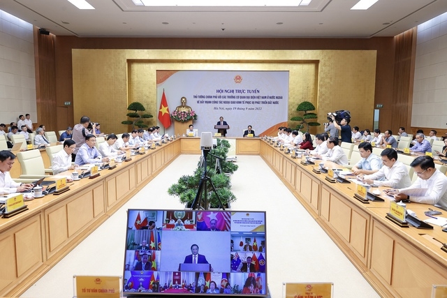 Hội nghị được kết nối trực tuyến tới các cơ quan đại diện Việt Nam ở nước ngoài - Ảnh: VGP/Nhật Bắc