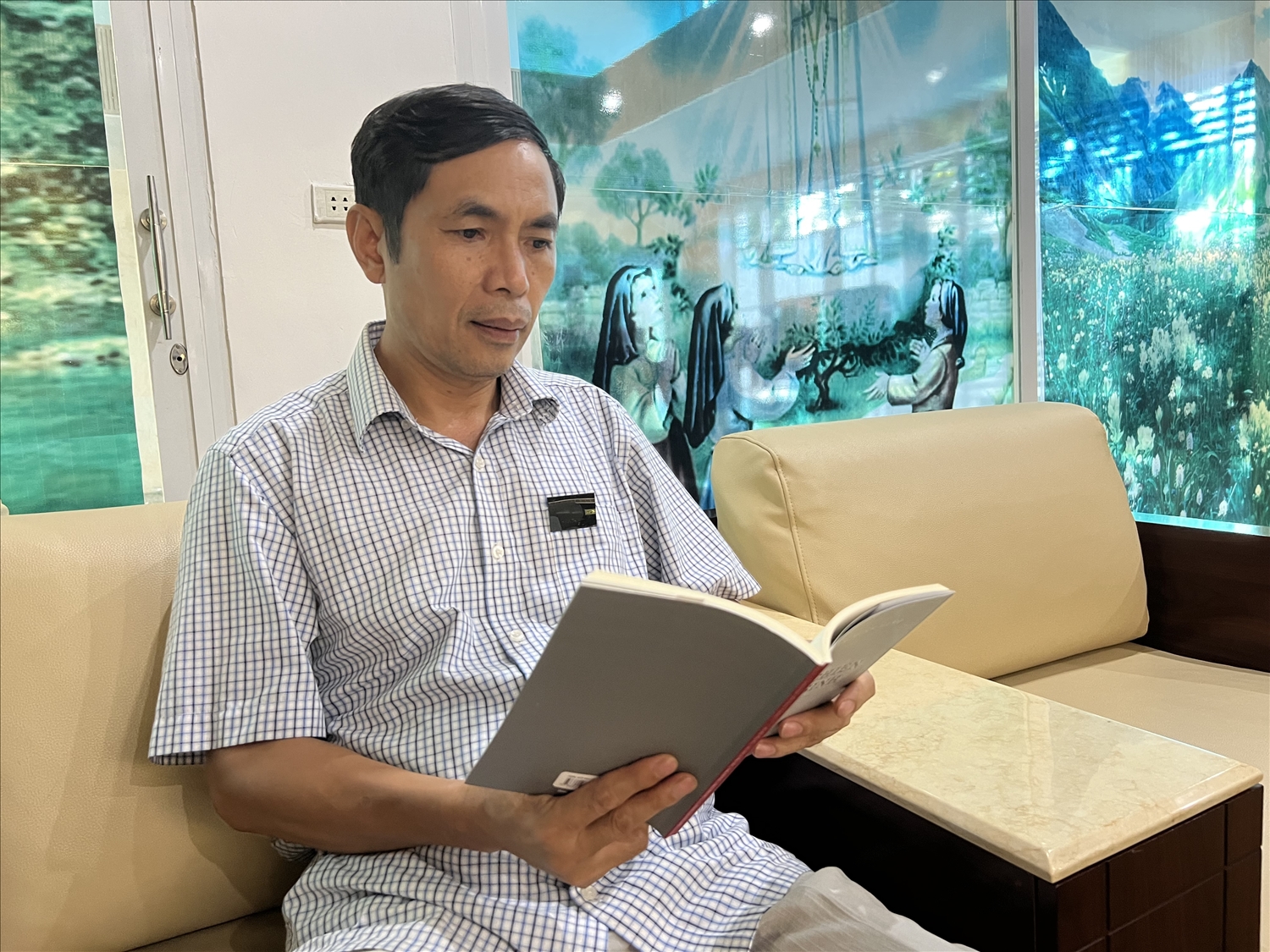 Giáo dân, doanh nhân, nông dân Trịnh Xuân Giáo và cuốn sách đầu tay của mình