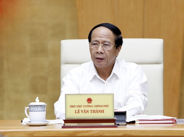 Phó Thủ tướng Lê Văn Thành khẳng định việc gỡ thẻ vàng, tuyệt đối không để EC rút “thẻ đỏ” là rất cấp bách - Ảnh: VGP/Đức Tuân