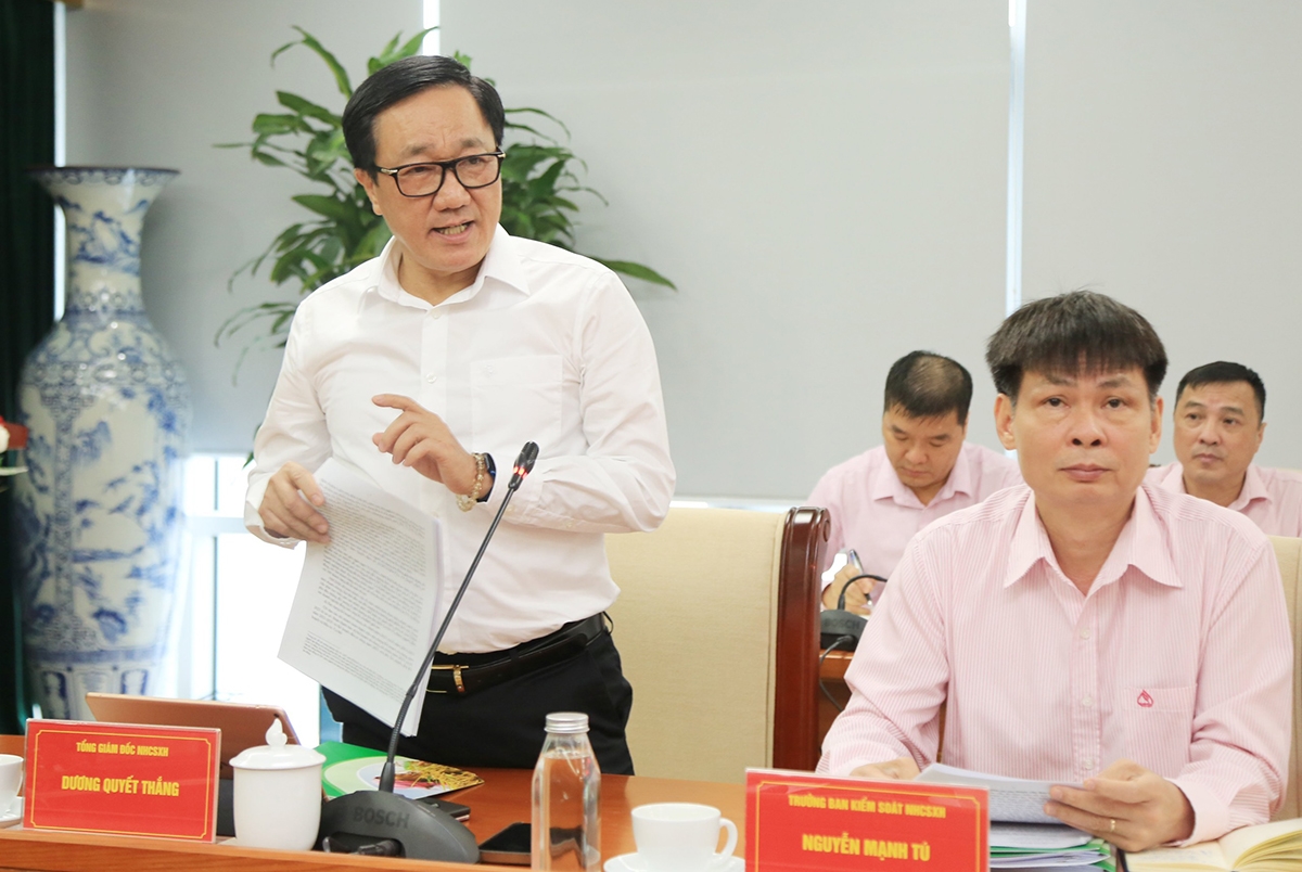 Tổng Giám đốc NHCSXH Dương Quyết Thắng phát biểu tại Phiên họp