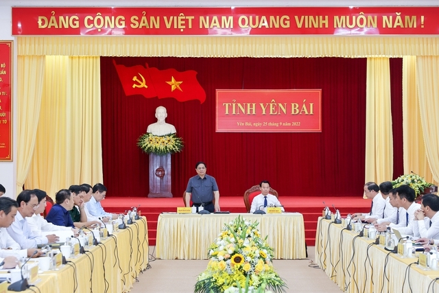 Thủ tướng Phạm Minh Chính và đoàn công tác làm việc với Ban Chấp hành Đảng bộ tỉnh Yên Bái về tình hình kinh tế - xã hội những tháng đầu năm 2022 và phương hướng, nhiệm vụ thời gian tới - Ảnh: VGP/Nhật Bắc