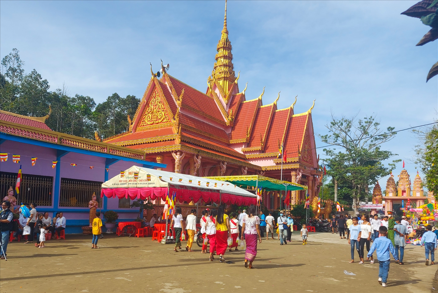 Đồng bào dân tộc Khmer náo nức tham dự lễ mừng Sene Đôlta năm 2022 