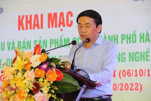 Ông Nguyễn Ngọc Sơn, Phó Giám đốc Sở Nông nghiệp và Phát triển nông thôn Hà Nội phát biểu tại lễ Khai mạc.