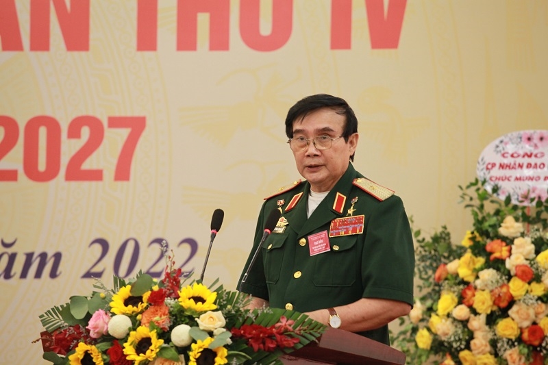 Thay mặt Đoàn Chủ tịch, Anh hùng Lực lượng vũ trang nhân dân, Thiếu tướng Lê Mã Lương phát biểu khai mạc Đại hội