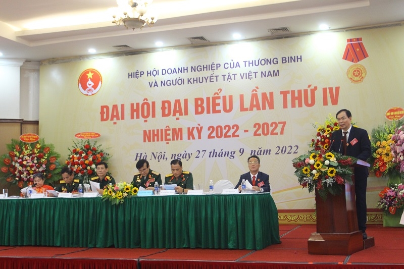 Phó Chủ tịch Đặng Văn Thanh thông qua kết quả bầu Ban chấp hành Hiệp hội nhiệm kỳ 2022-2027.