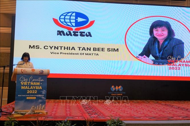 Bà Cynthia Tan, Phó Chủ tịch Hiệp hội du lịch và lữ hành Malaysia (MATTA) phát biểu tại Hội thảo. 
