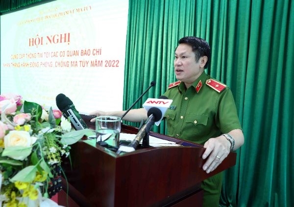 Thiếu tướng Nguyễn Văn Viện , Cục trưởng C04 cung cấp thông tin kết quả đấu tranh, triệt phá các chuyên án ma tuý.