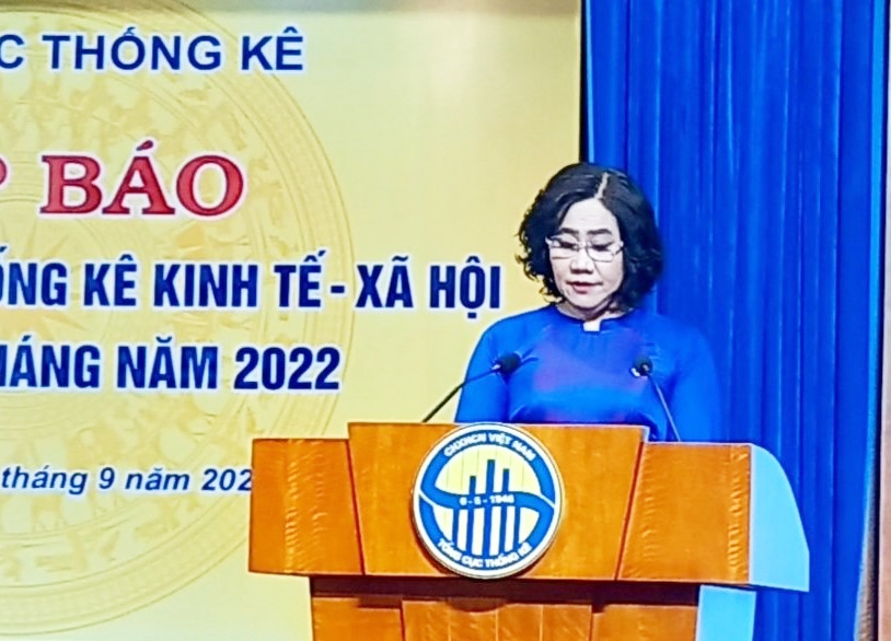Bà Nguyễn Thị Hương - Tổng Cục trưởng Tổng cục Thống kê phát biểu tại buổi Họp báo