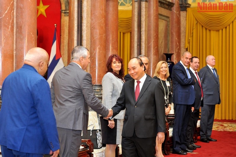 Chủ tịch nước Nguyễn Xuân Phúc với đoàn đại biểu Cộng hòa Cuba tháp tùng Thủ tướng Manuel Marrero Cruz thăm chính thức Việt Nam