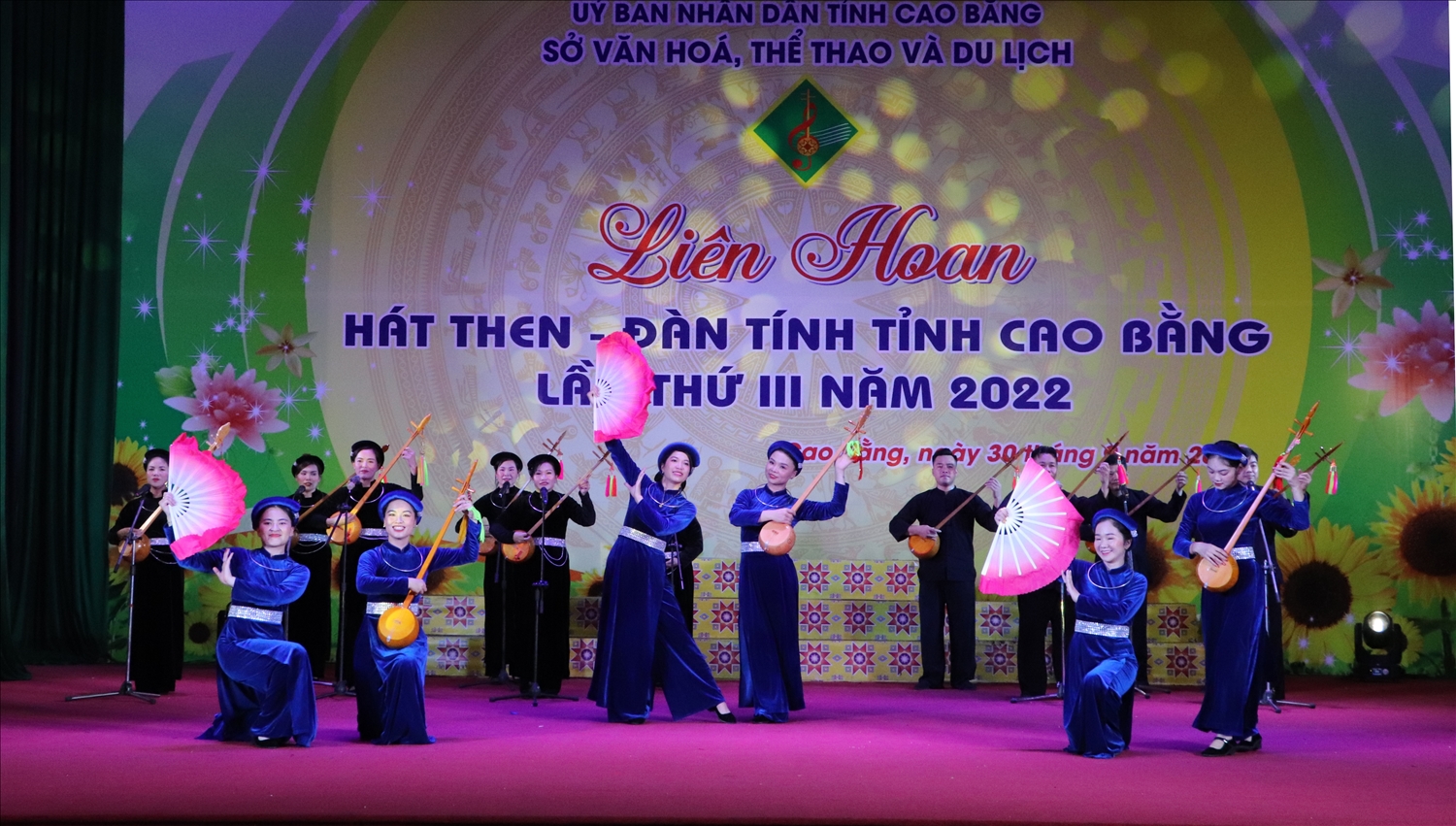 Tiết mục tham gia biểu diễn của huyện Hạ Lang.