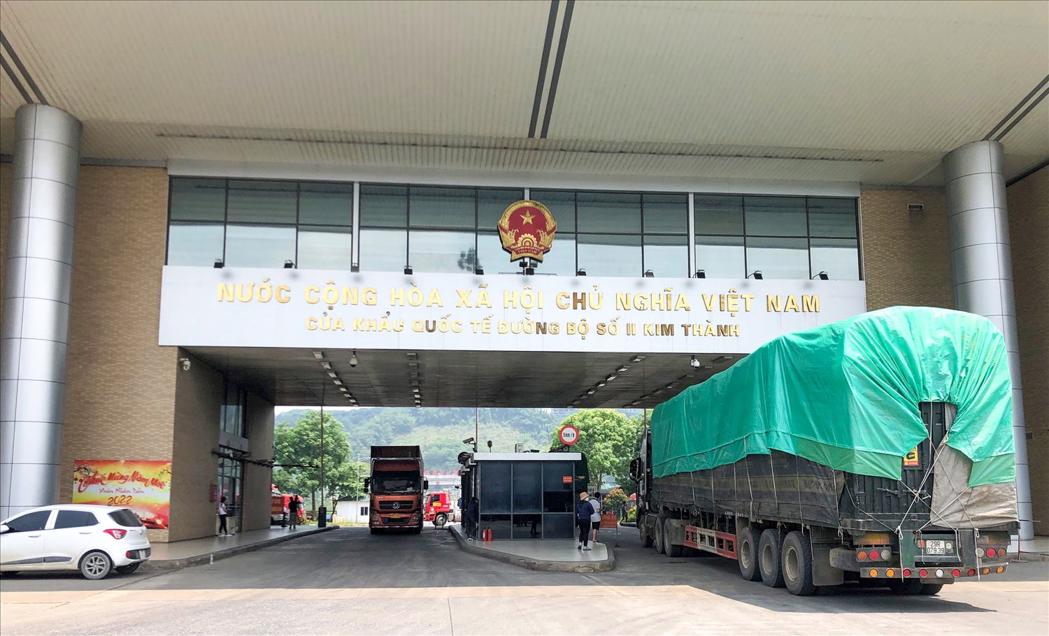Hoạt động xuất nhập khẩu trên địa bàn tỉnh Lào Cai gặp nhiều khó khăn do phía Trung Quốc triển khai các biện pháp phòng chống dịch bệnh Covid-19