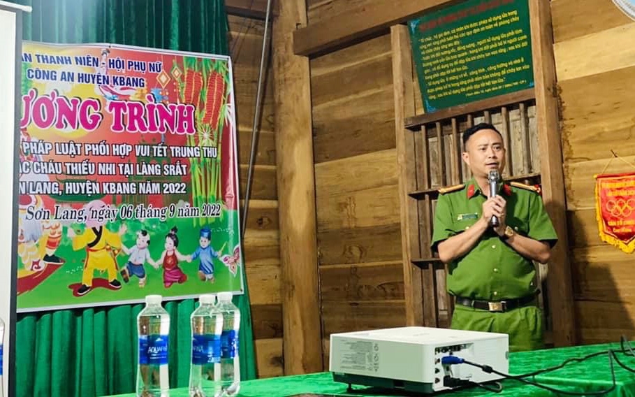 Công an huyện Kbang tuyên truyền phổ biến giáo dục pháp luật cho dân làng