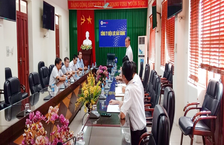 PC Bắc Giang làm việc với trường ĐH Bách Khoa về đo sóng hài
