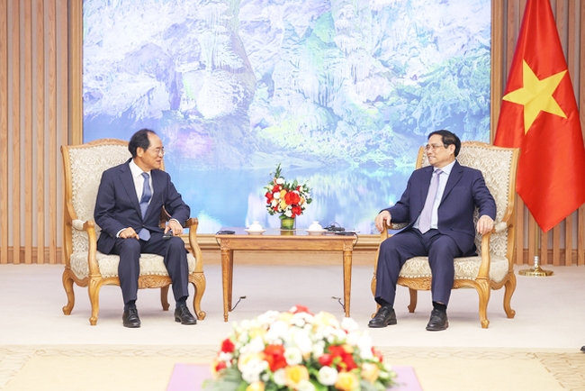 Thủ tướng Phạm Minh Chính khẳng định, Việt Nam luôn coi trọng quan hệ song phương với Hàn Quốc và mong muốn thúc đẩy hợp mạnh mẽ và thực chất hơn nữa quan hệ giữa hai nước. (Ảnh: VGP/Nhật Bắc)